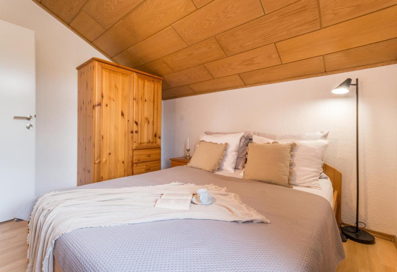 Mustel Travel Apartments สเวติ เปตาร์ ภายนอก รูปภาพ